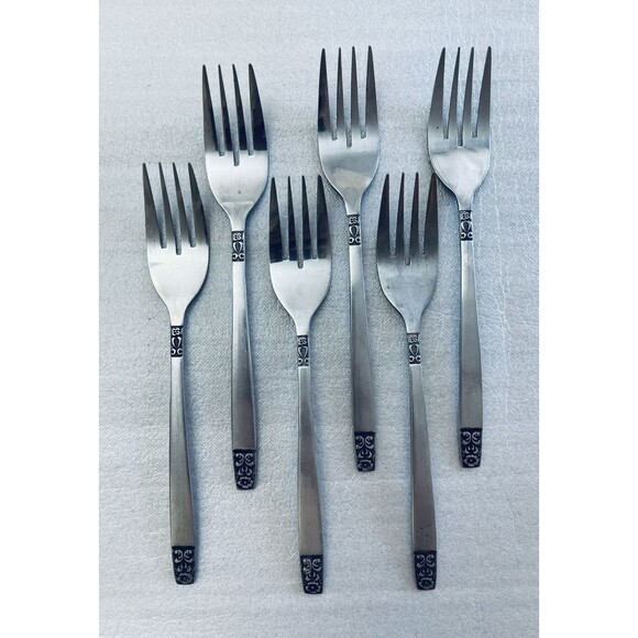 Vtg Rogers Korea DANESMORE Stainless Flatware 12 Pieces Floral Rose Replacement - Picture 8 of 12